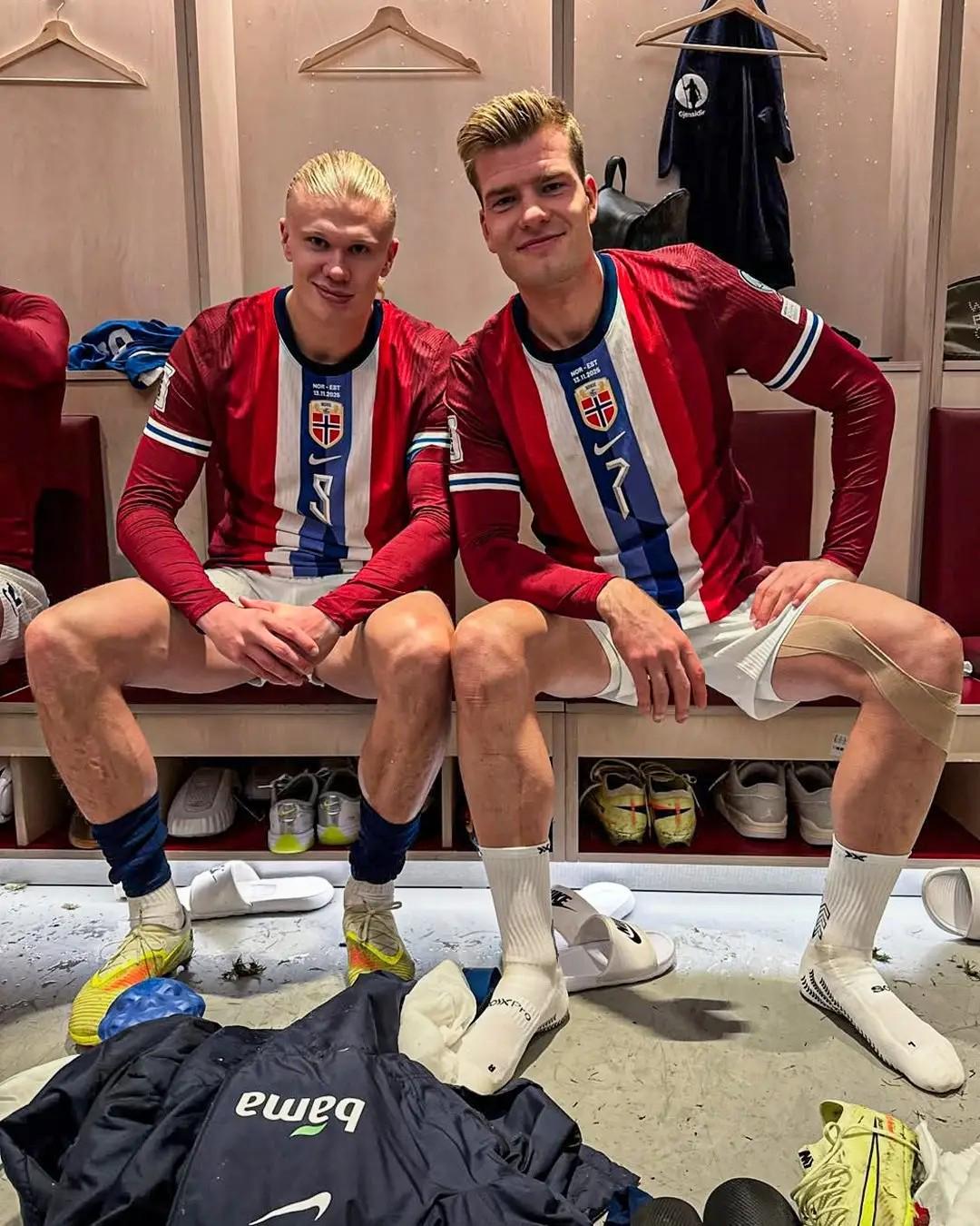 华体会体育APP-你也有小鸟依人的时候?哈兰德与瑟洛特的合照引发关注